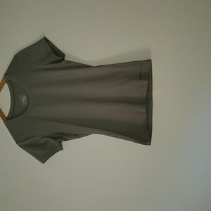 L Under Armour Heat Gear T Shirt